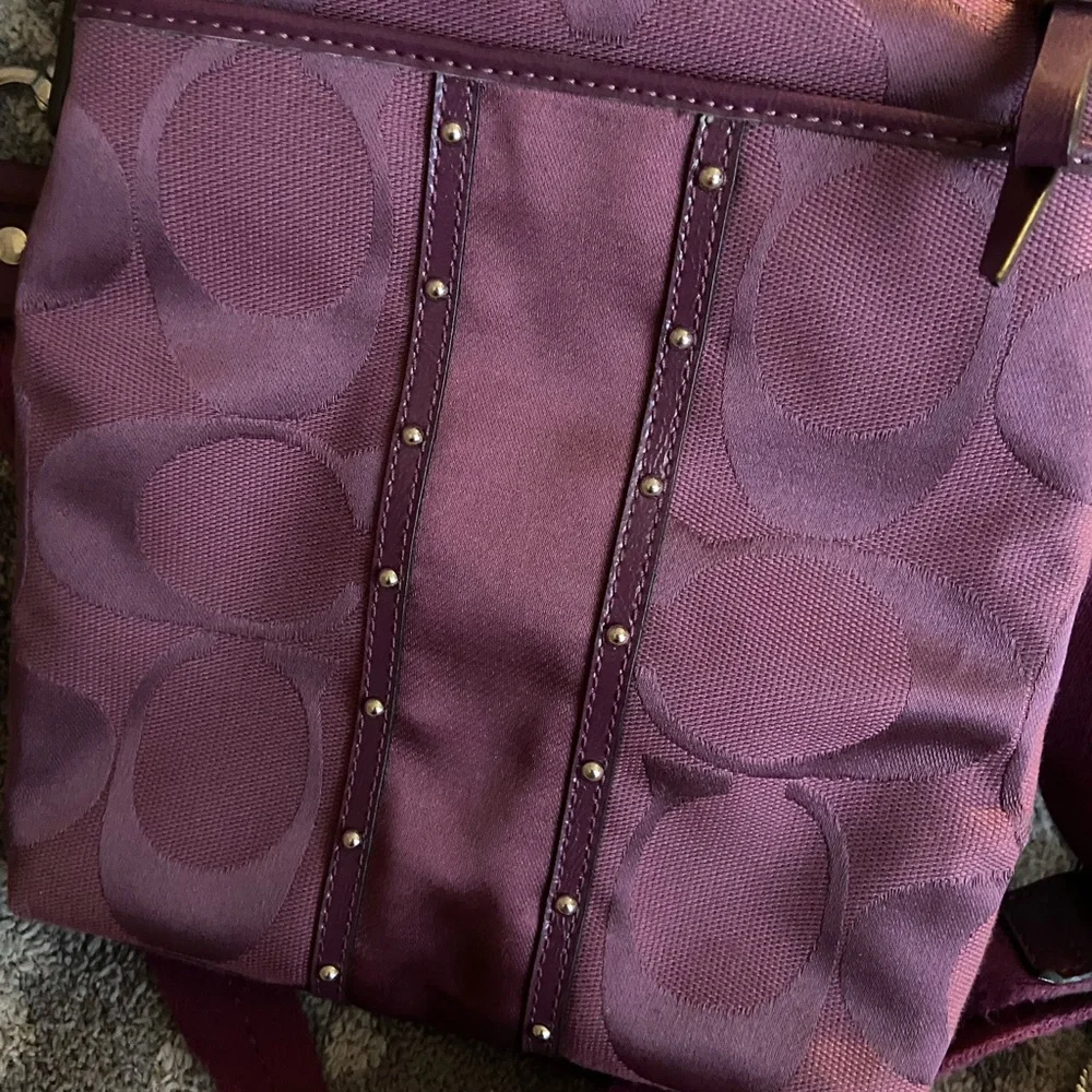 Coach mini cross-body - Picture 2 of 5